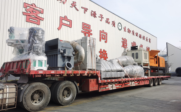 由于山東顆粒機(jī)質(zhì)量與價(jià)格并存，在市場的所占比例越來越大，越來越多的客戶選擇與山東顆粒機(jī)廠家合作，購買鋸末顆粒機(jī)、破碎機(jī)、粉碎機(jī)等設(shè)備。